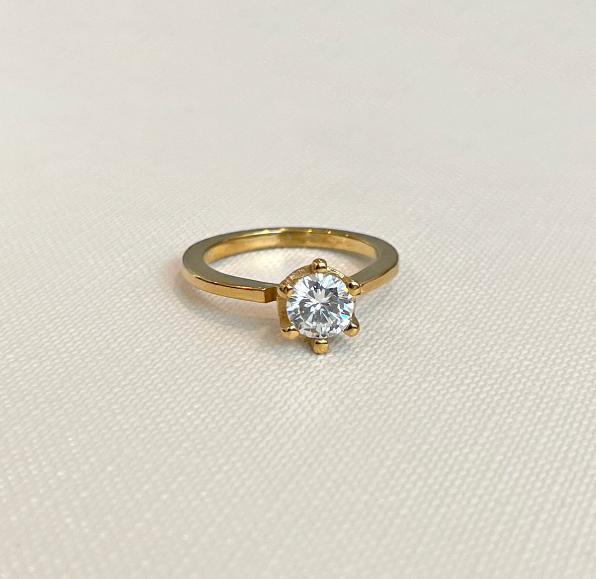 18K GOLD 6 PRONG SOLITAIRE RING - SAMPLE