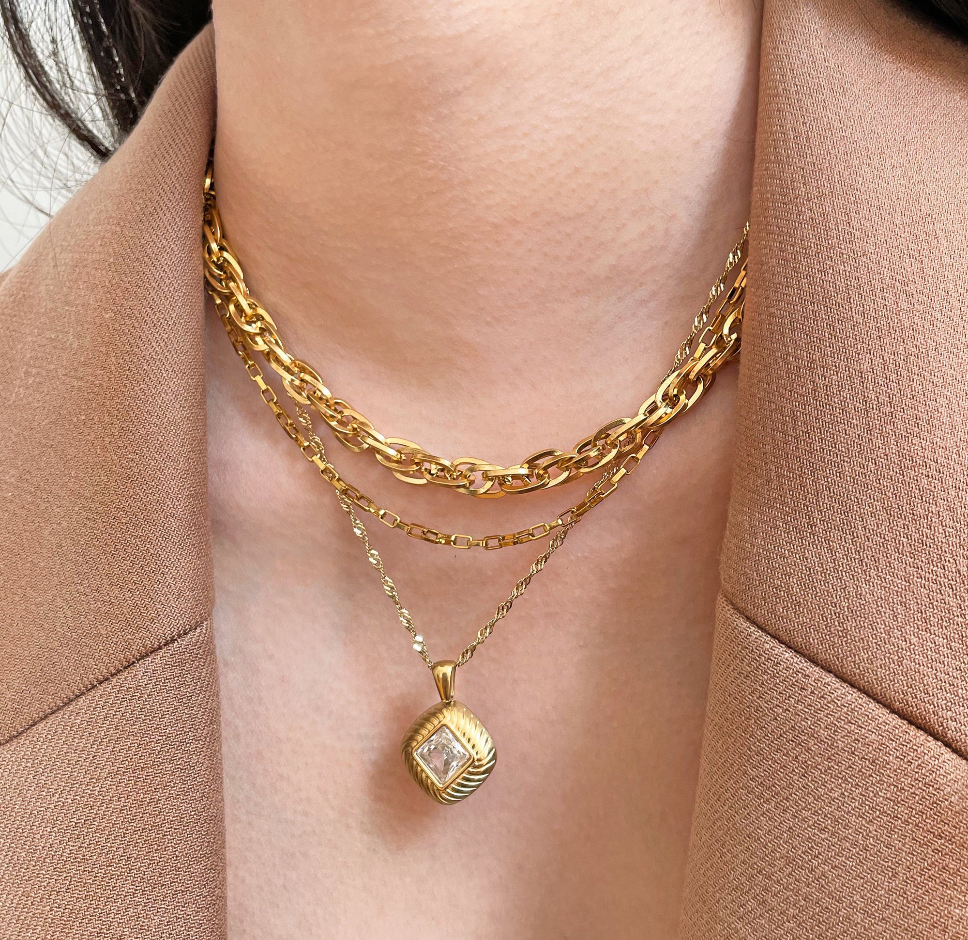 gold vintage pendant necklace waterproof jewelry