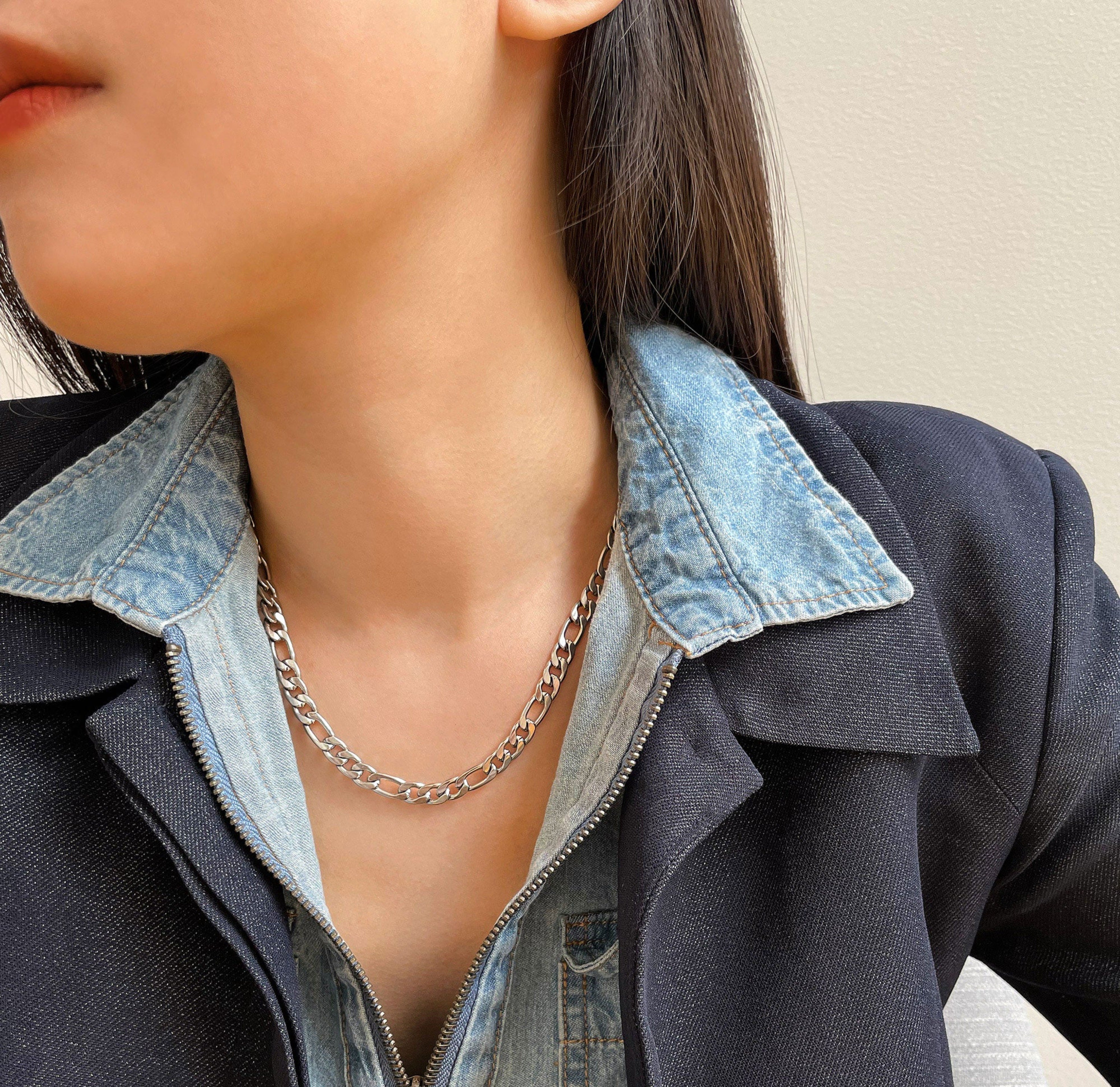 woman's silver chain necklace waterproof
