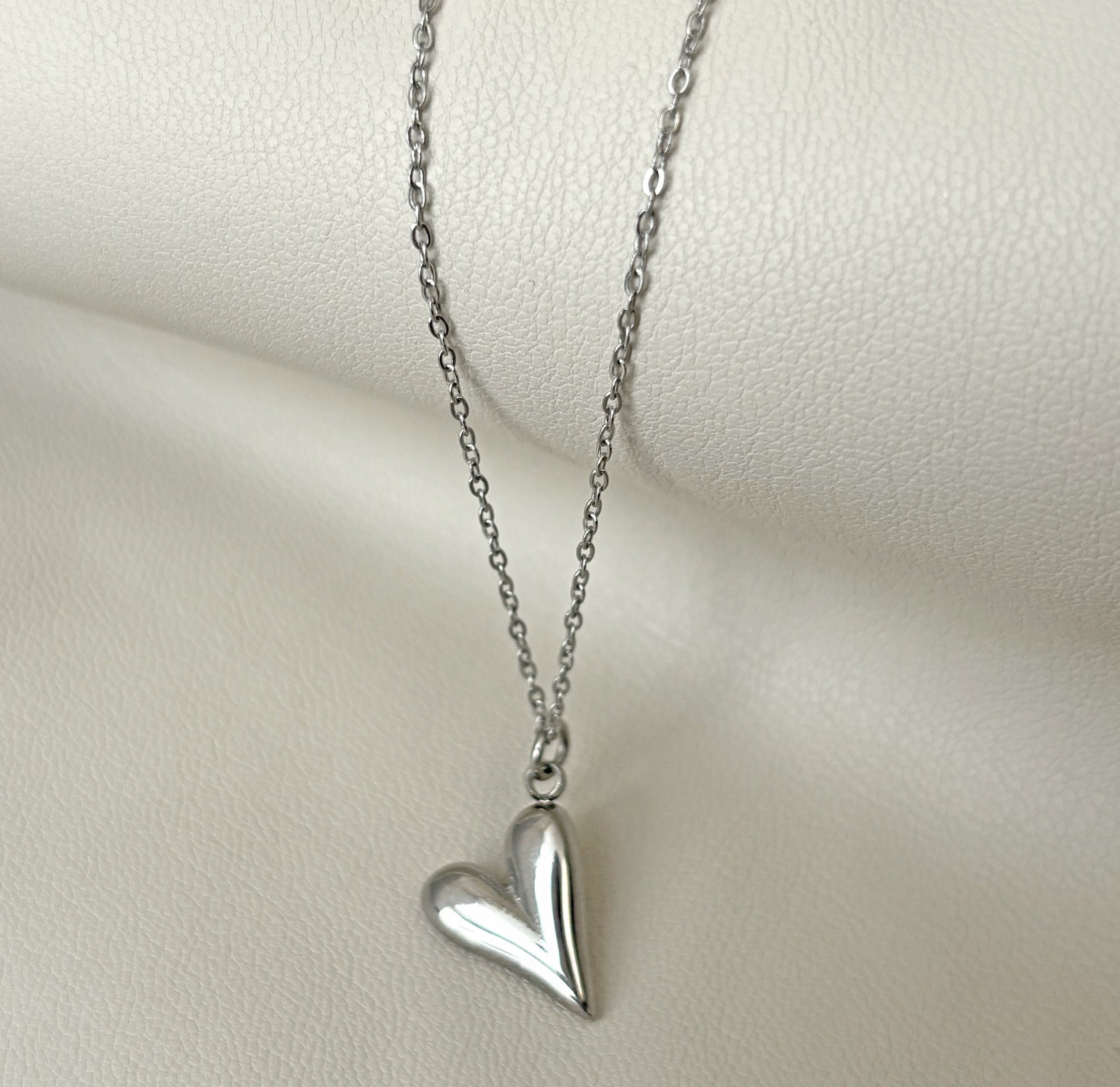silver heart necklace 