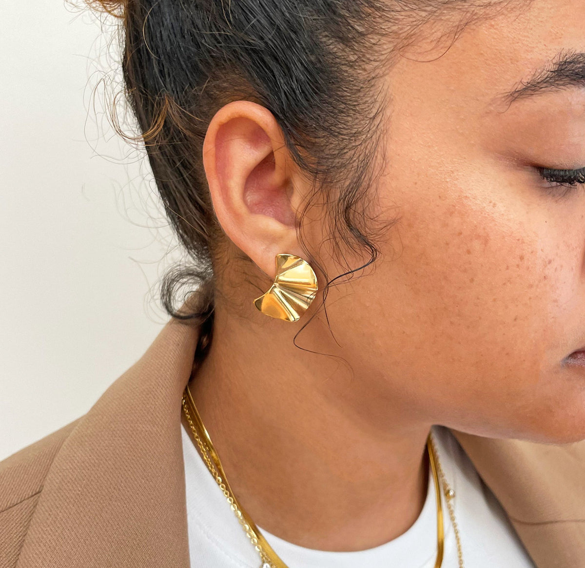 wavy stud earrings vintage inspired watereproof jewelry