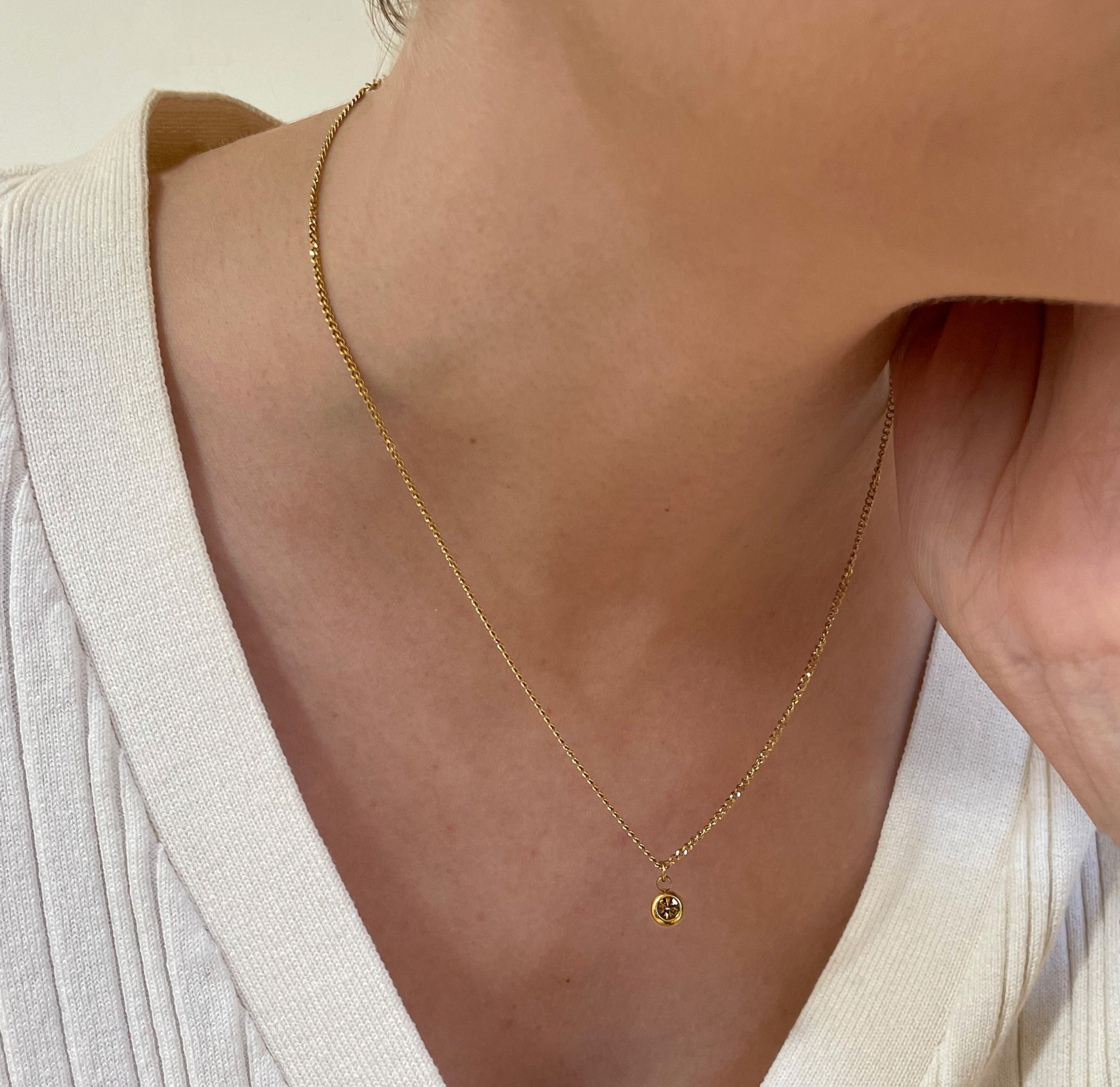 GOLD DAINTY PENDANT NECKLACE 