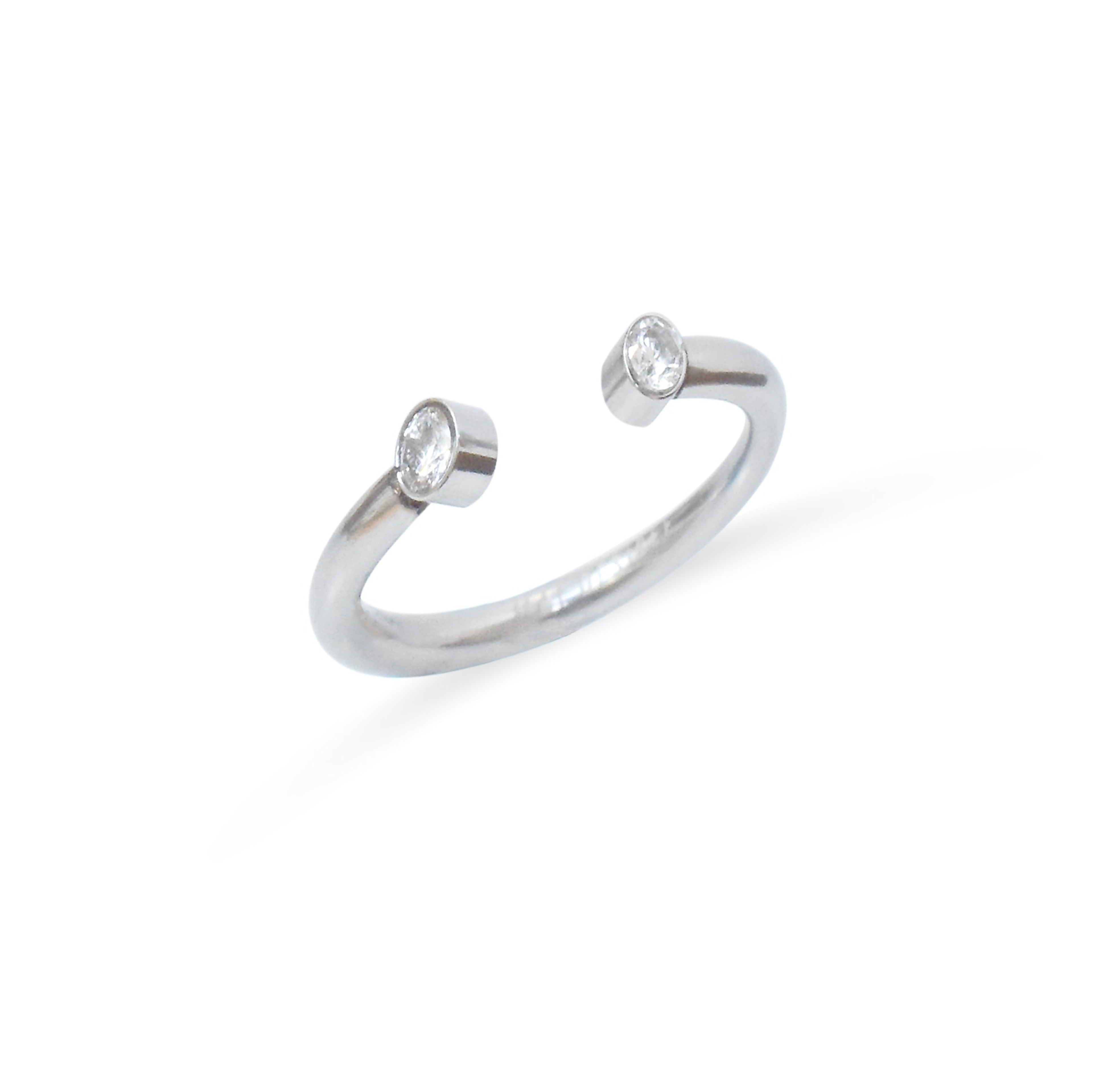 Jolie dainty silver open ring. Waterproof jewelry
