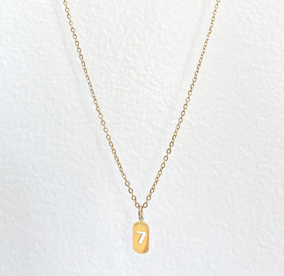 18K GOLD LUCKY 7 PENDANT NECKLACE - SAMPLE