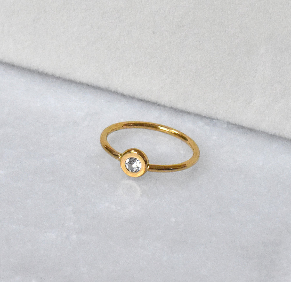 18K GOLD SOLITAIRE RING - SAMPLE