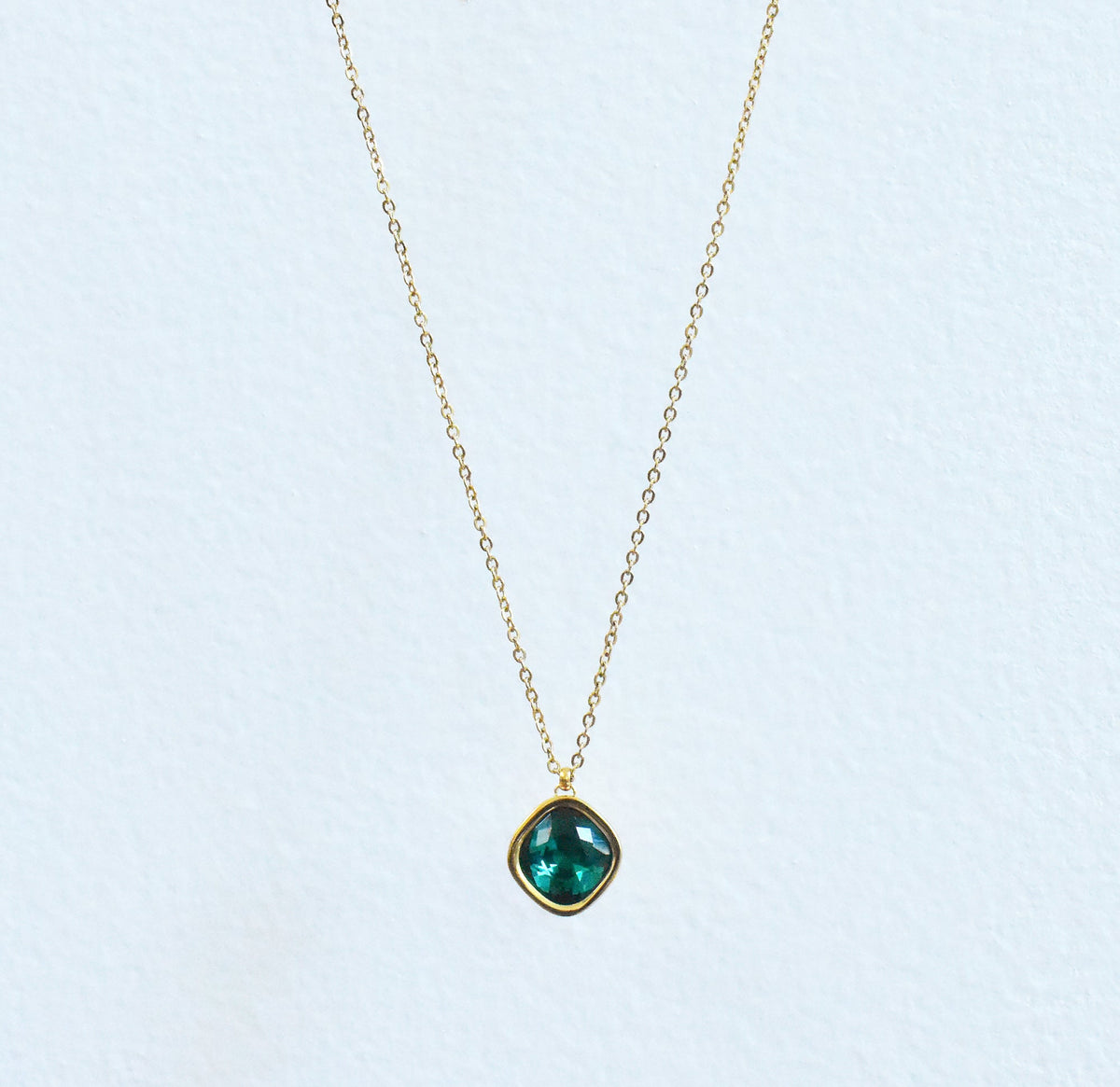 emerald pendant necklace waterproof jewelry
