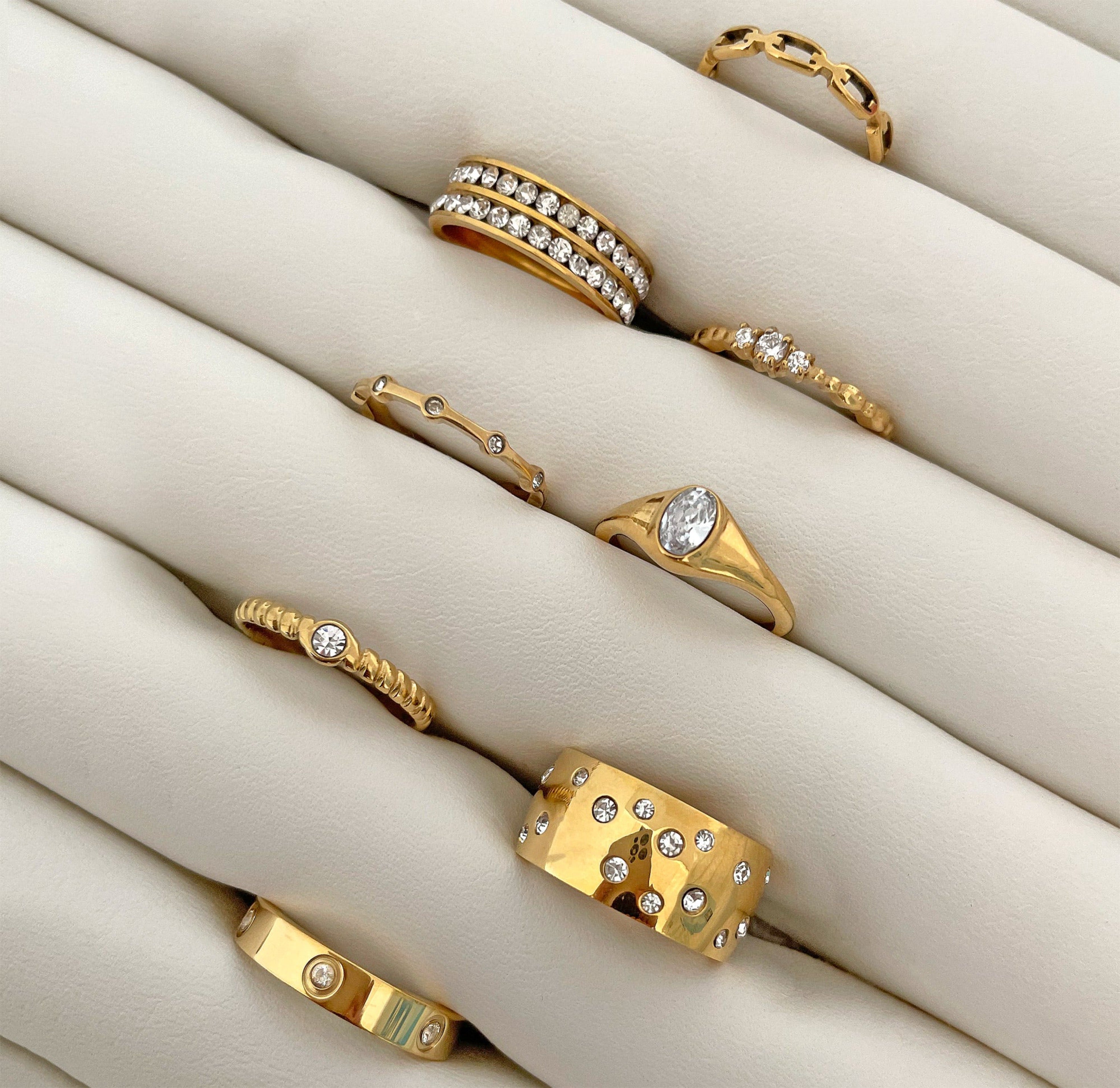 Various styles of high quality gold waterproof rings