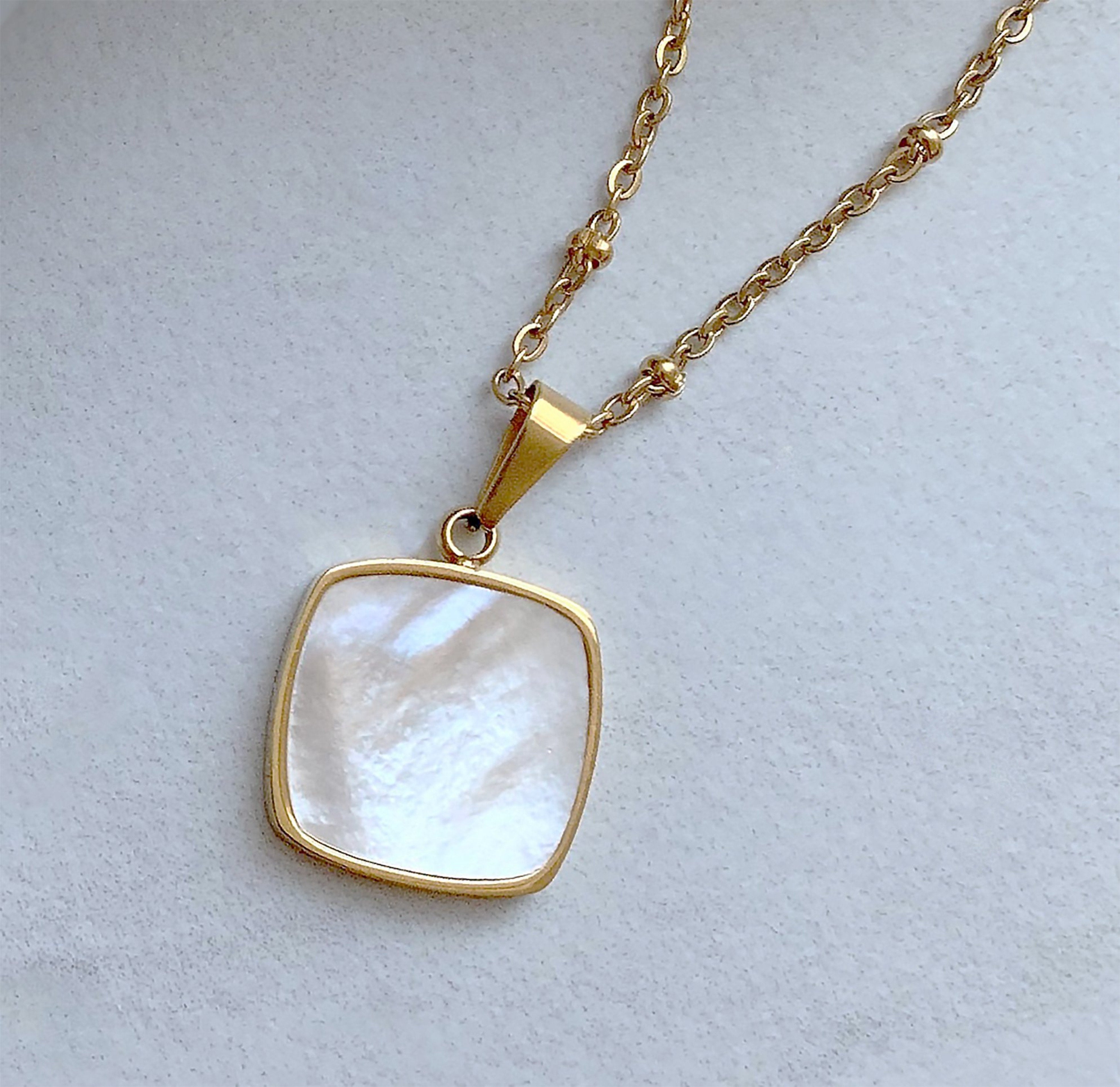 pearl square pendant necklace